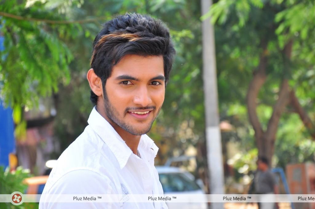 Aadi at Lovely Press Meet - Arrivals - Pictures | Picture 122185